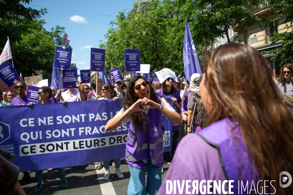Manifestation femniste contre l extreme droite