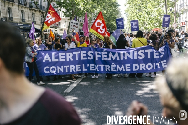 Manifestation feministe contre l extreme droite