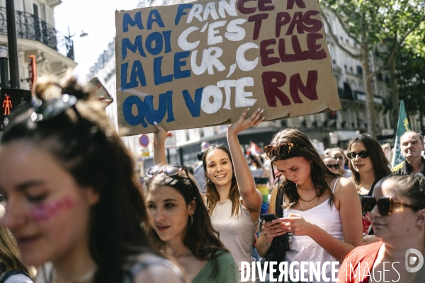 Manifestation feministe contre l extreme droite