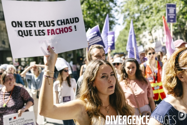 Manifestation feministe contre l extreme droite