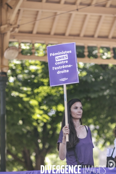 Manifestation feministe contre l extreme droite