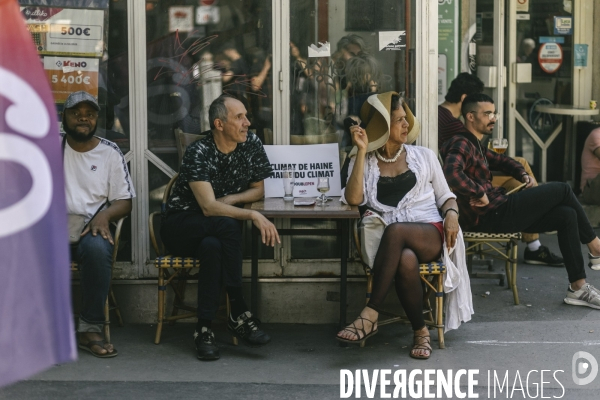 Manifestation feministe contre l extreme droite