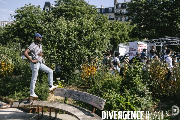 Manifestation feministe contre l extreme droite