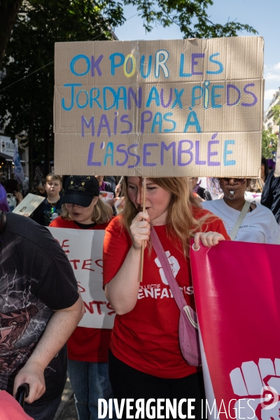 Marche feministe contre l extreme droite Paris
