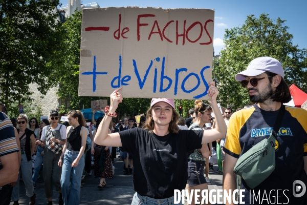 Marche feministe contre l extreme droite Paris