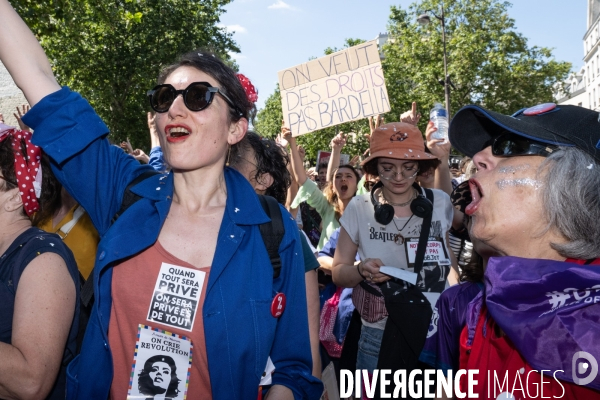 Marche feministe contre l extreme droite Paris
