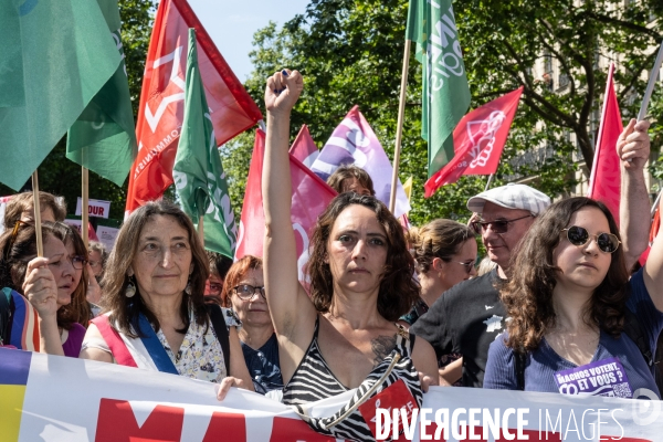Marche feministe contre l extreme droite Paris