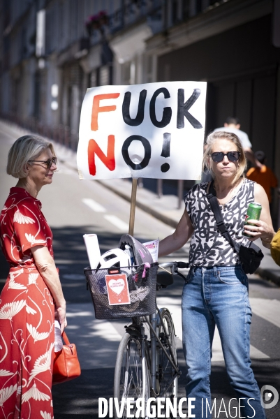 Marche féministe contre l extrême droite