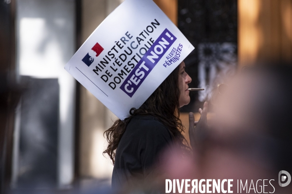 Marche féministe contre l extrême droite