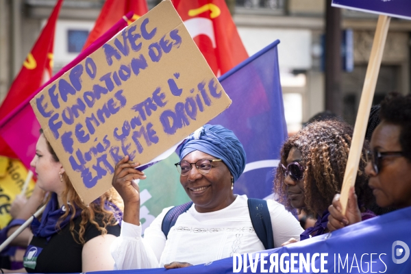 Marche féministe contre l extrême droite