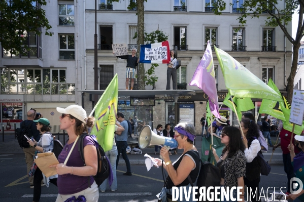 Marche féministe contre l extrême droite