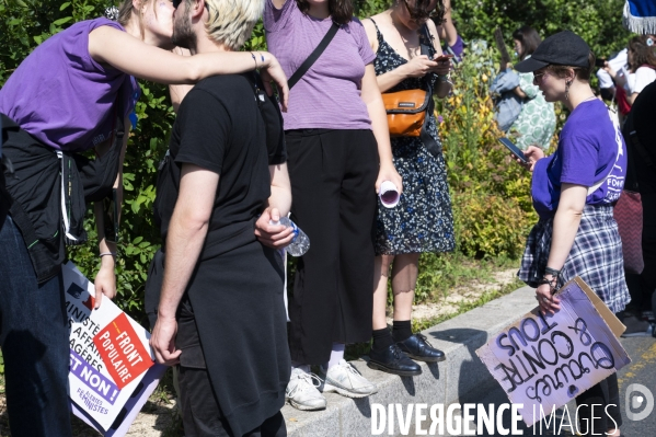 Marche féministe contre l extrême droite