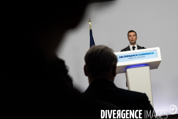 Jordan Bardella présente le programme du RN