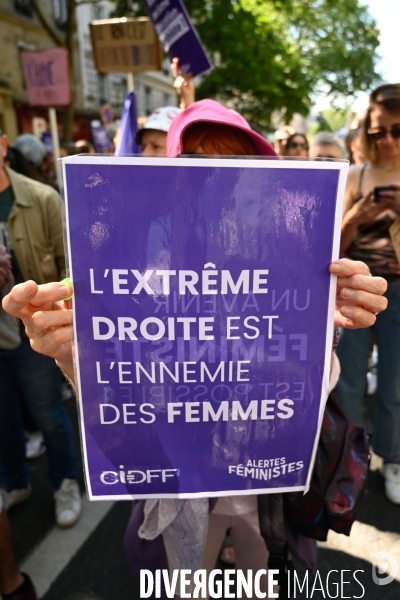 Manifestation féministe contre l extreme droite, à Paris