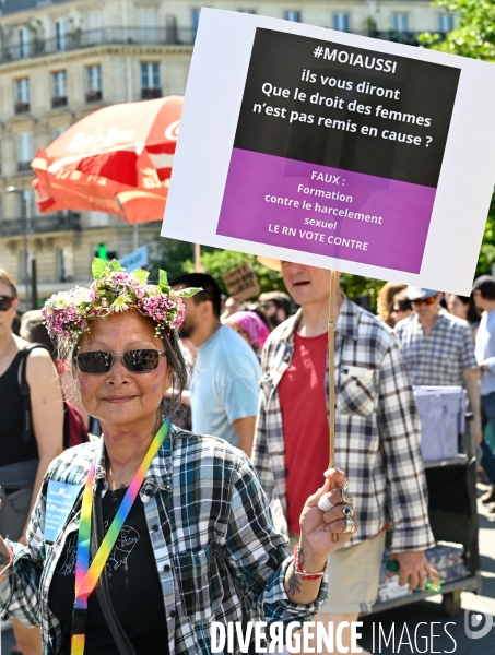 Manifestation féministe contre l extreme droite, à Paris