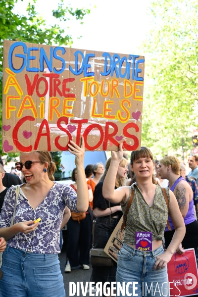 Manifestation féministe contre l extreme droite, à Paris