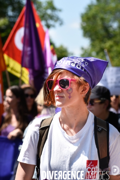 Manifestation féministe contre l extreme droite, à Paris