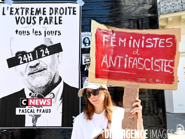 Manifestation féministe contre l extreme droite, à Paris