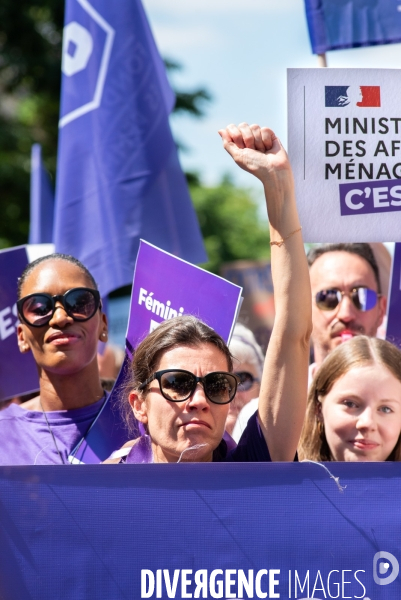 Manifestation féministe contre l extreme droite, à Paris