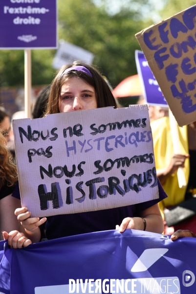 Manifestation féministe contre l extreme droite, à Paris