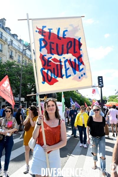 Manifestation féministe contre l extreme droite, à Paris