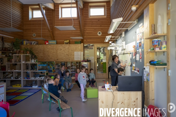 L école Dedans / Dehors