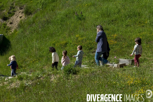 L école Dedans / Dehors