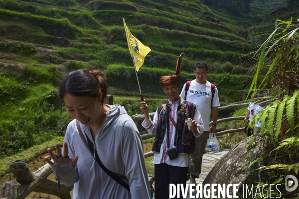 Chine, la minorité dong de Zhaoxing face au tourisme