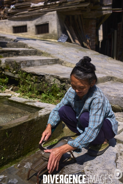 Chine, la minorité dong de Zhaoxing face au tourisme