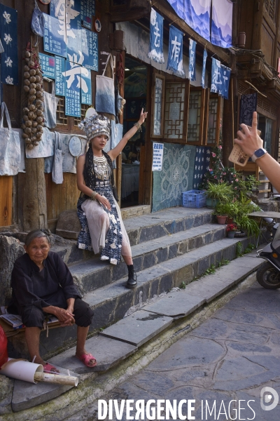 Chine, la minorité dong de Zhaoxing face au tourisme