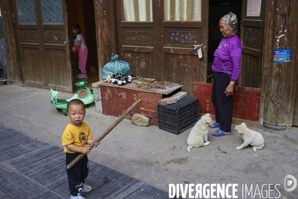 Chine, la minorité dong de Zhaoxing face au tourisme