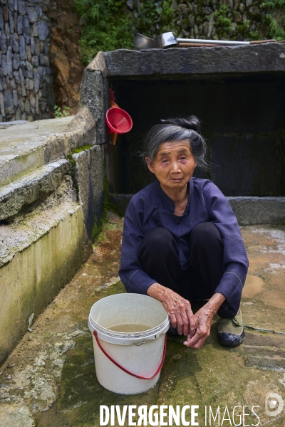 Chine, la minorité dong de Zhaoxing face au tourisme