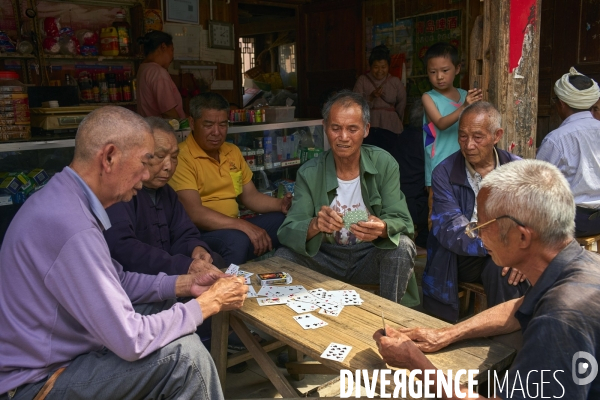 Chine, la minorité dong de Zhaoxing face au tourisme