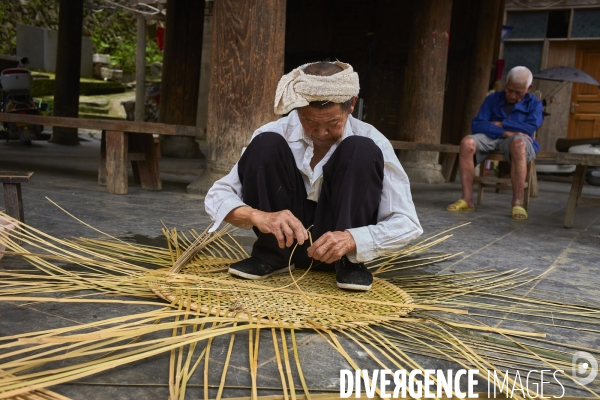 Chine, la minorité dong de Zhaoxing face au tourisme