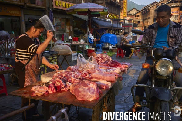 Chine, la minorité dong de Zhaoxing face au tourisme