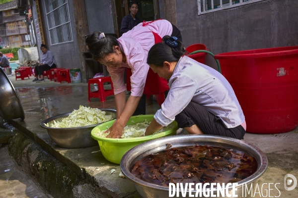 Chine, la minorité dong de Zhaoxing face au tourisme
