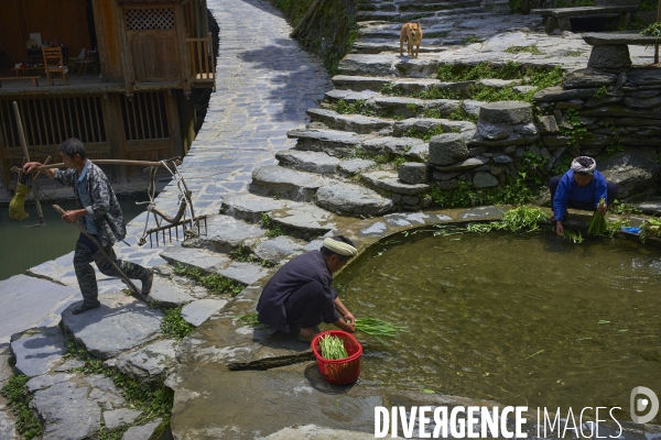 Chine, la minorité dong de Zhaoxing face au tourisme