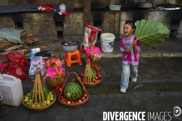 Chine, la minorité dong de Zhaoxing face au tourisme
