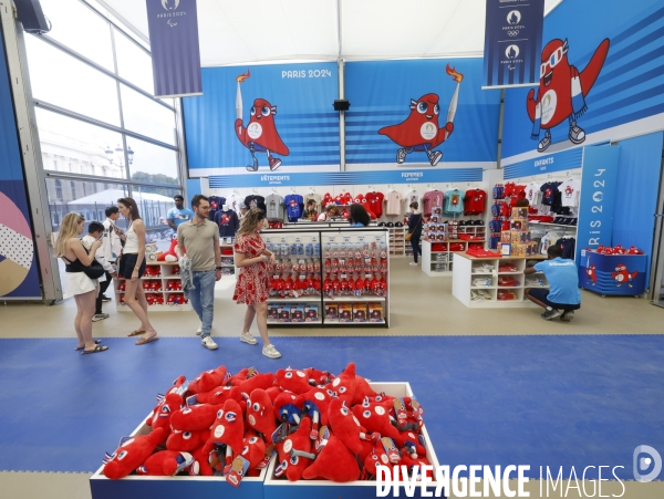Ouverture du megastore paris 2024 sur les champs elysees