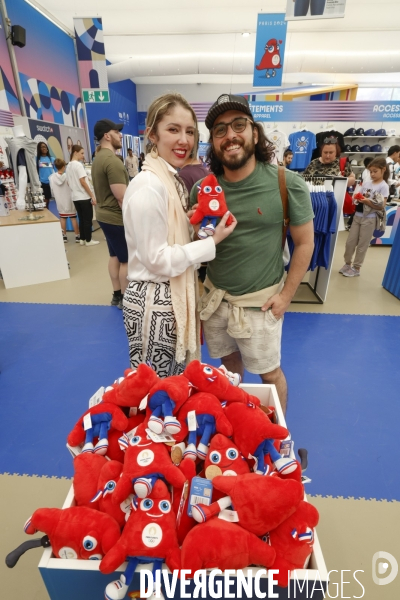 Ouverture du megastore paris 2024 sur les champs elysees