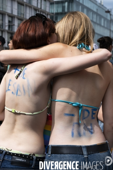 Marche des fiertés à Paris