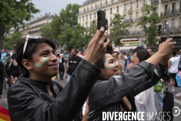Marche des fiertés à Paris