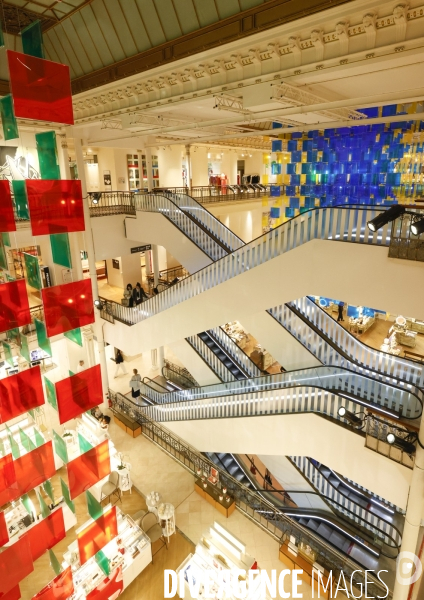 Aux beaux carres par daniel buren au bon marche