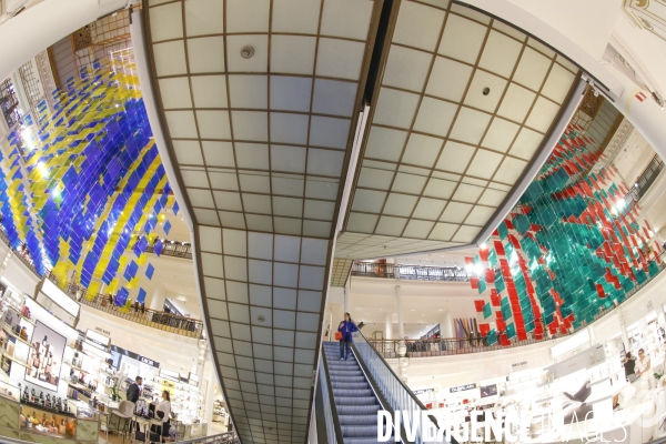 Aux beaux carres par daniel buren au bon marche