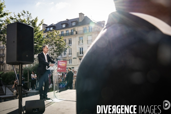 Dernier meeting de Raphaël Glucksmann avant les législatives.