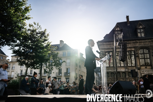 Dernier meeting de Raphaël Glucksmann avant les législatives.