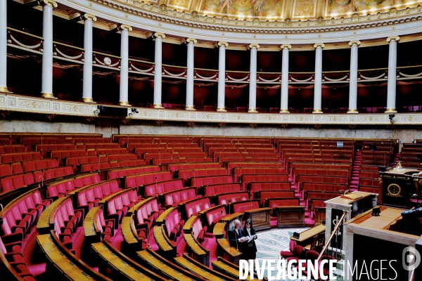 L Hemicycle vide de L Assemblée Nationale