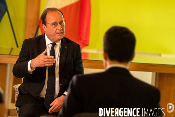 François Hollande, en campagne pour les élections législatives.