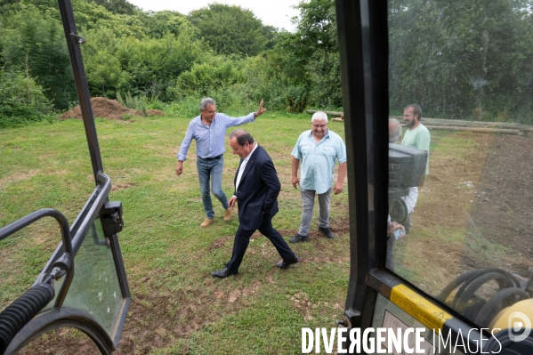François Hollande élu député. 17 jours en photos.