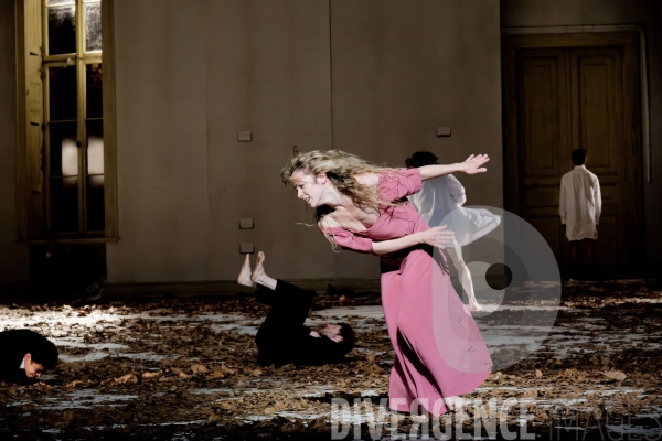 Barbe Bleue / Pina Bausch / Ballet de l Opéra national de paris